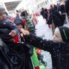 25_10_lburg_kind_von_hoellenknechten_hochsal_beschenkt_kind